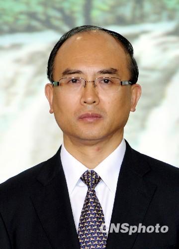 新任深圳市长许勤:未来深港合作将更加紧密