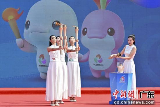 ͼΪʮ˻Ͳذ»ֲɼʽ F 