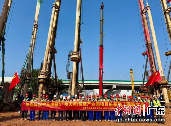 ��Ŀ�Ŷ���ף��Ŀ�ƽ����н��ĺ��ֹ�ͼ