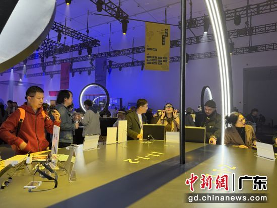 ������ͨ������Ӳ����չ�ϣ���������AIӲ����Ʒ������ ��ΰ�� ��