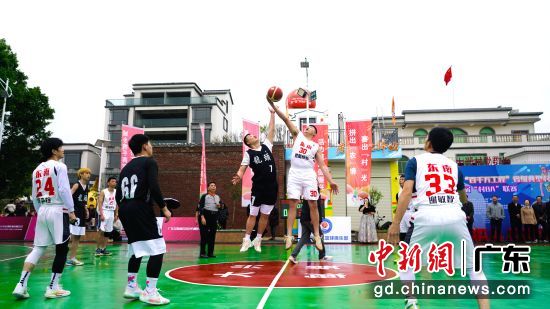 ��ͷ������������ǧ�򹤳̡�ʡ�����ʹ��һ�조��BA������1��31���ڴ��˴����򳡿�Ļ�� ���췽��ͼ