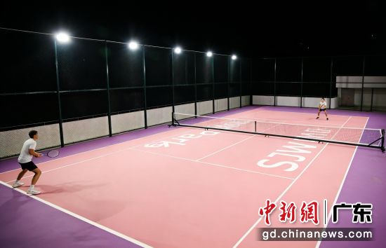 �˶�����Ϊ���񴺽��˶��ṩ��Ԫѡ������۹�ͼ