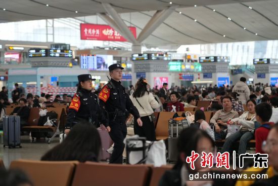 ���ڱ�վ�ɳ���ִ�����ں��ҿ�չѲ�߷��ء� ������� ��