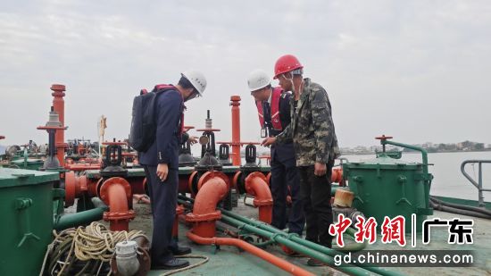 ���²��Ŷ�����Σ�ջ��ﴬ����չ�ֳ���顣 �����