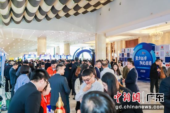 ��ҩ����Я�������й�˾��ҩ����ɽ�ٰ��׳��г���չ�����̴�ᡣͨѶԱ ��ͼ