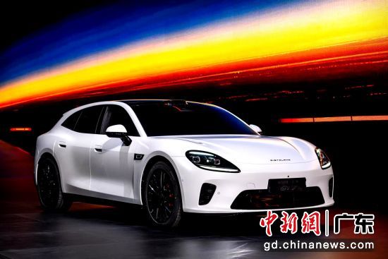 ��ΪǬ��������������ϴ��������Դ����Ʒ������17������ȫ���׷����׿������GT7���ಢ����ä������������ ��ͼ