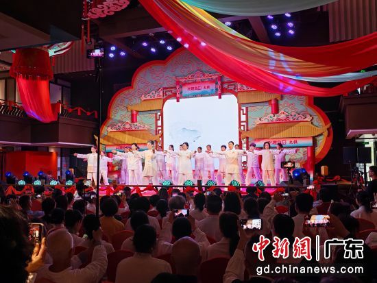 3��21�գ���Ȥ��̫���׽����ʢ����ͬ��չ���ڹ������Ļ��ݾٰ졣���� ��