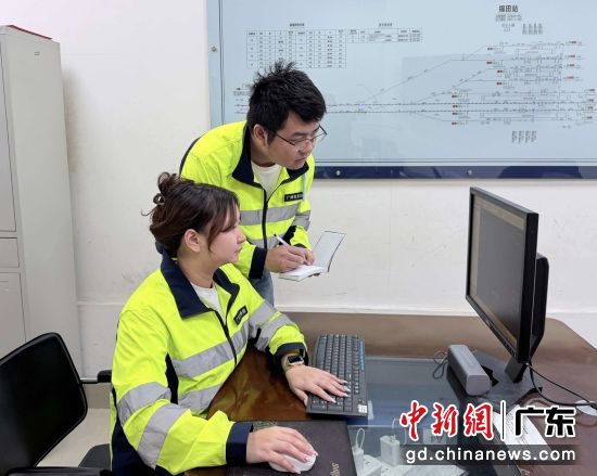 ��������»�����һ�����ڼ��ظ�λ���鿴�촰�����ź��豸̨�ˡ��ؿ� ��