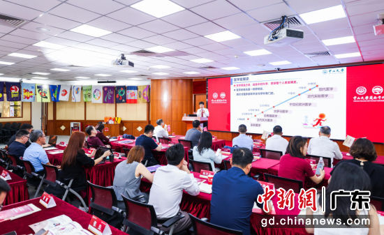 ��������ڰ�γ�ѧϰ�ֳ������췽 ��ͼ